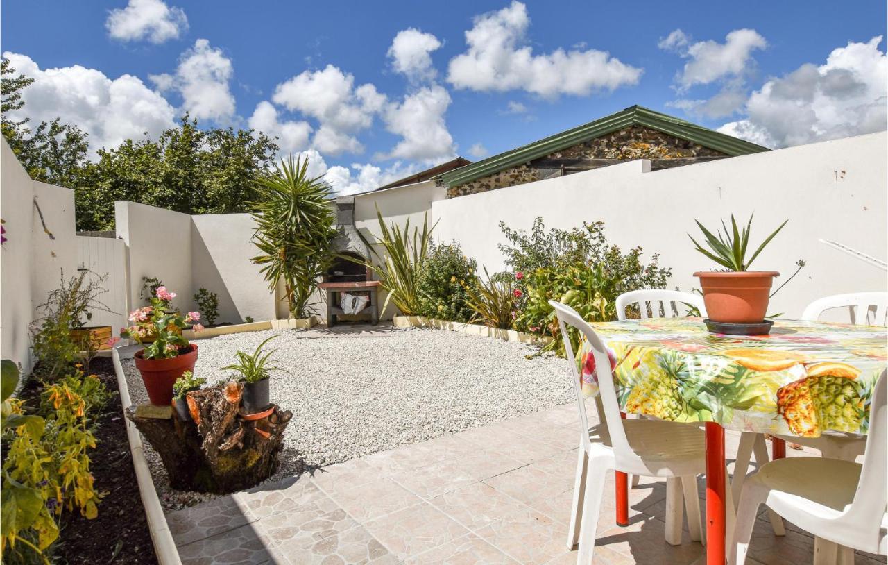 2 Bedroom Lovely Home In St Avaugourd Des Lande Saint-Avaugourd-des-Landes Exteriör bild